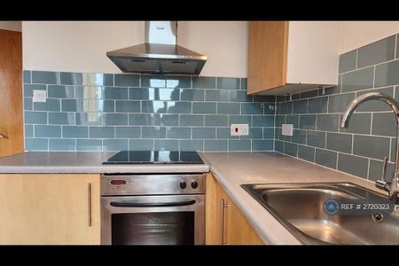 2 bedroom flat to rent - Photo 5