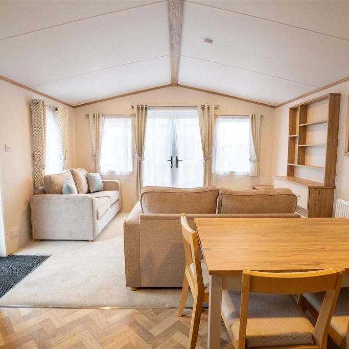 2 bedroom property to rent - Photo 1