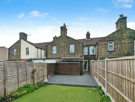 London Road, South Stifford, Grays, RM20 - Photo 2