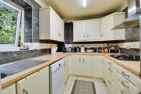 2 bedroom apartment to rent - Photo 5