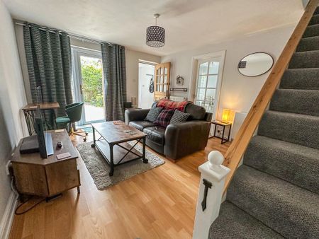 2 bedroom end of terrace house to rent - Photo 2