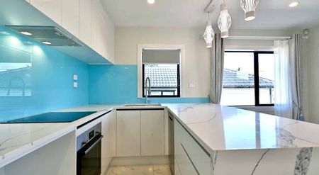 Family home Otara - Photo 3