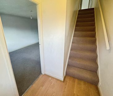 3 bedroom mews to rent - Photo 5