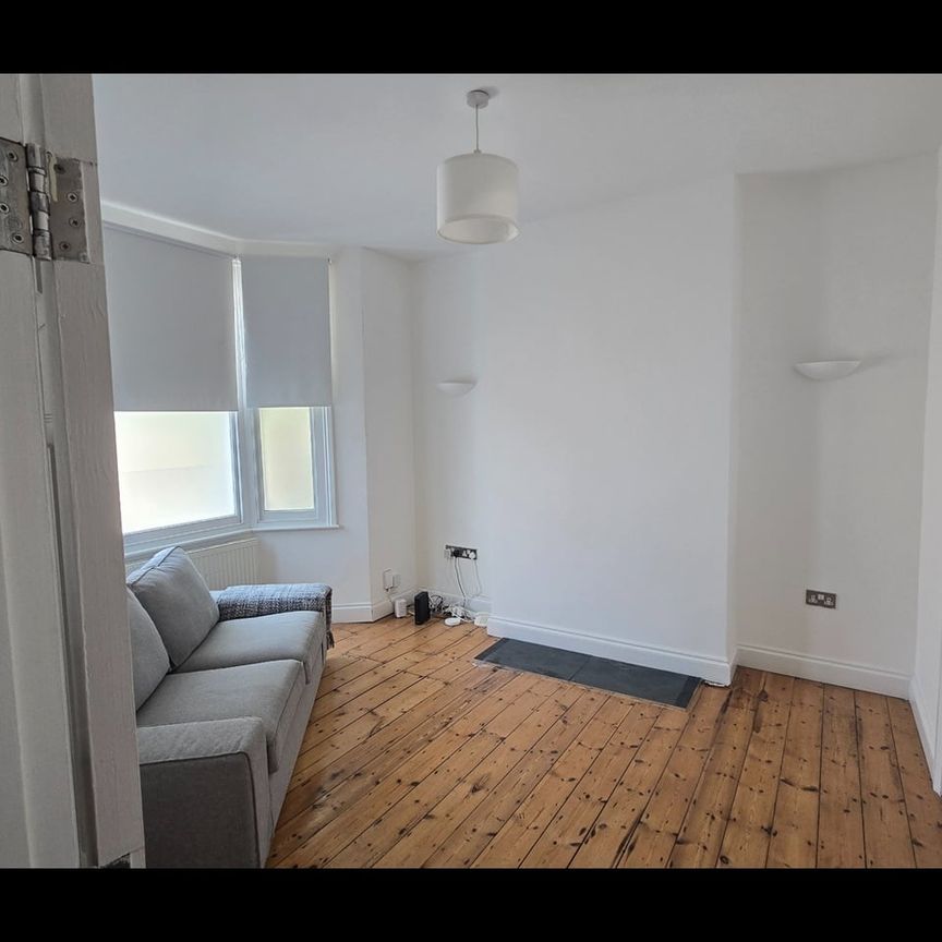 Room in a Shared House, Glyn Road, E5 - Photo 1