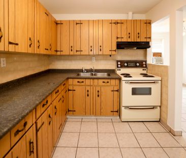 For Lease - 37 Holland Street Unit# 3, Bradford West Gwillimbury, O... - Photo 5