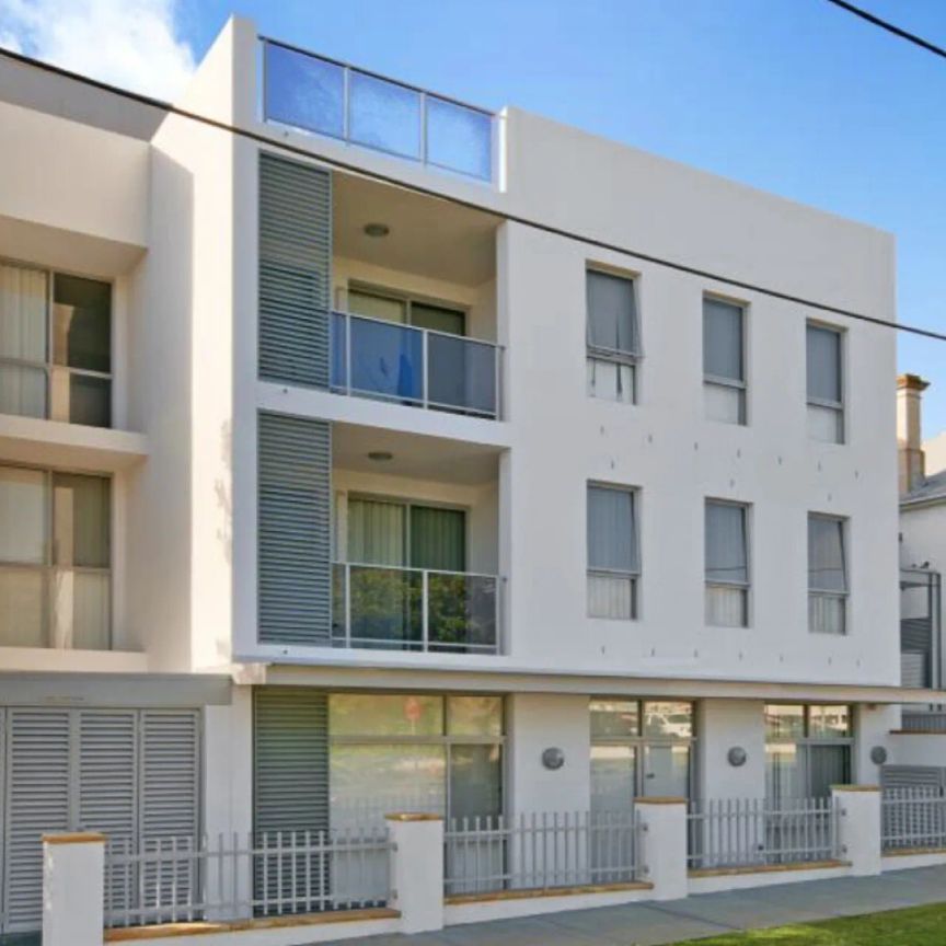 Modern Comfort in the Heart of Parramatta - Photo 1