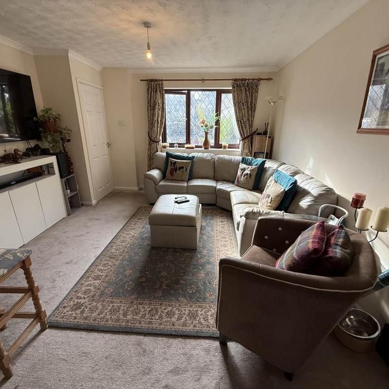 3 bedroom semi-detached house to rent - Photo 1