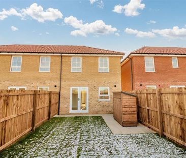 3 bedroom semi-detached house to rent - Photo 1