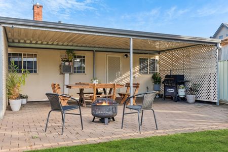 26 West Lakes Boulevard, Albert Park SA 5014 - House For Rent | Domain - Photo 3