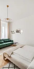Ruhige, vollmöblierte 1-Zimmer-Wohnung mit Terrasse im Innenhof - Photo 1
