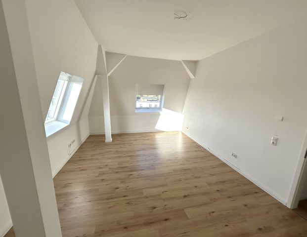 Energieeffiziente und moderne 4-Zimmer-Wohnung mit Balkon in Elbnähe! - Photo 1