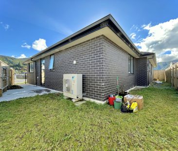 Modern 3-Bedroom Home in Wainuiomata - Photo 1