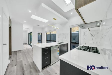 “Modern Living in Tarneit - 2 Bed, 2 Bath House with Ensuite” - Photo 3