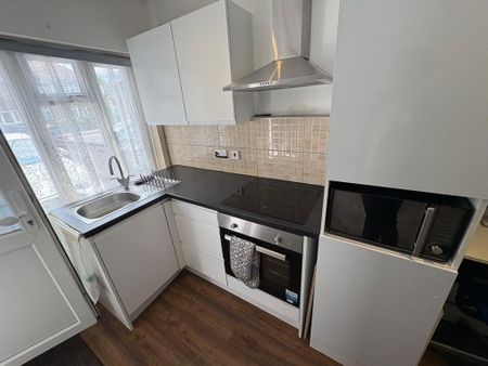 1 bedroom semi-detached house to rent - Photo 3