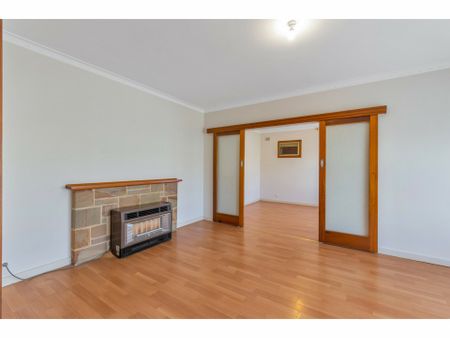 57 Cresdee Road, CAMPBELLTOWN - Photo 5