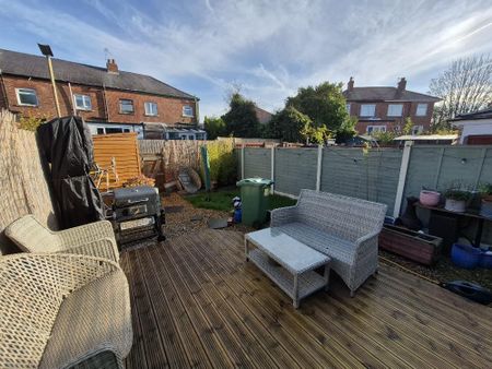 2 bedroom end of terrace house to rent - Photo 4