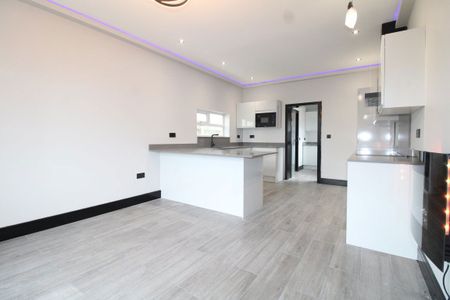 Kidderminster Road South, Hagley, Stourbridge, DY9 - Photo 3
