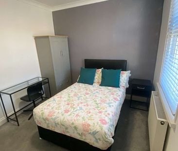 Francis Road Room 2 - Photo 1