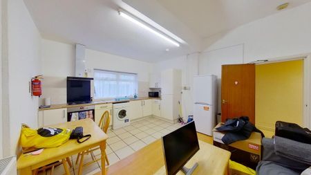 2 bedroom ground floor flat to rent - Photo 5