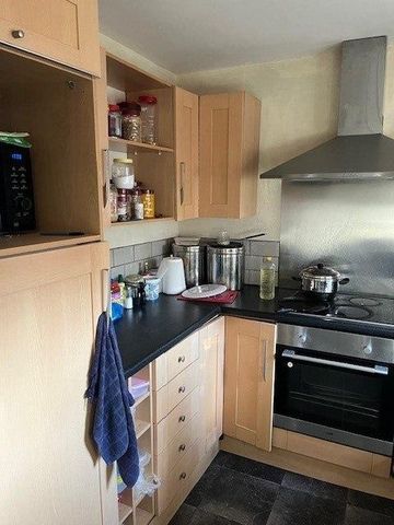 2 bedroom semi-detached house to rent - Photo 5