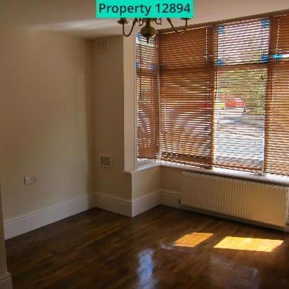 2 bedroom ground floor flat to rent - Photo 1