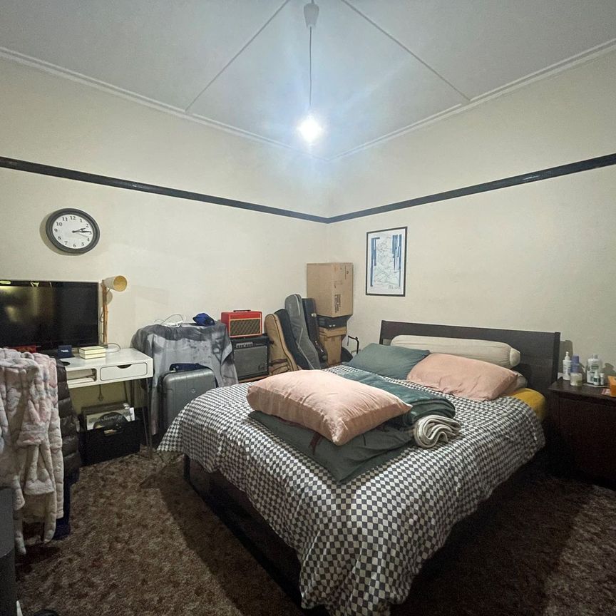 Nice and large ground floor flat - Photo 1