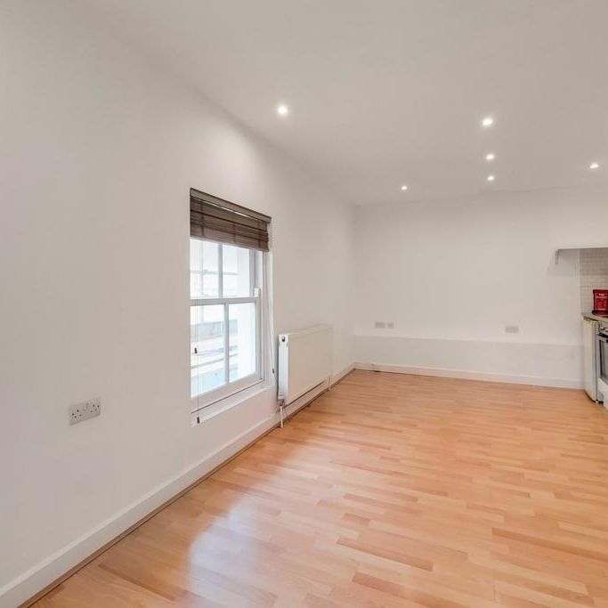 Studio to rent - Photo 1