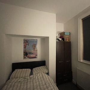 Room in a Shared House, Cardigan Road, LS6 - Photo 3
