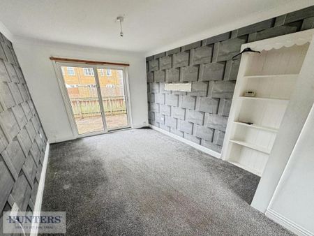 3 bedroom end of terrace house to rent - Photo 4