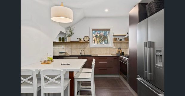 Flexible Living w Studio Style Flat - Photo 1