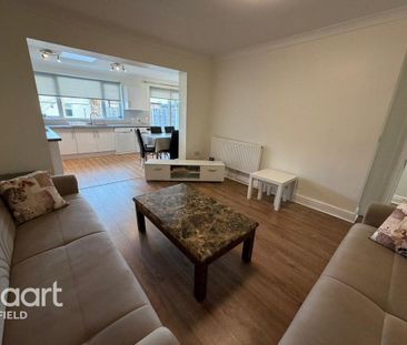 1 bedroom in a house share to rent - Photo 1