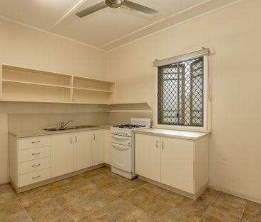 2/52 Gregory Street, North Ward - Photo 4