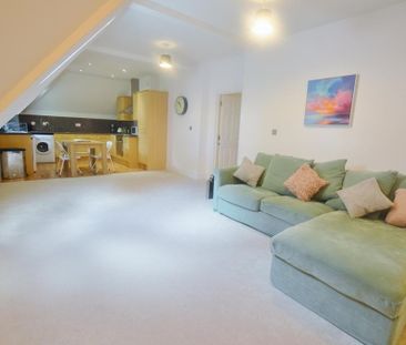 2 bedroom flat to rent - Photo 1