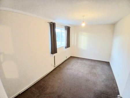 Canterbury Way, Stevenage - Photo 2