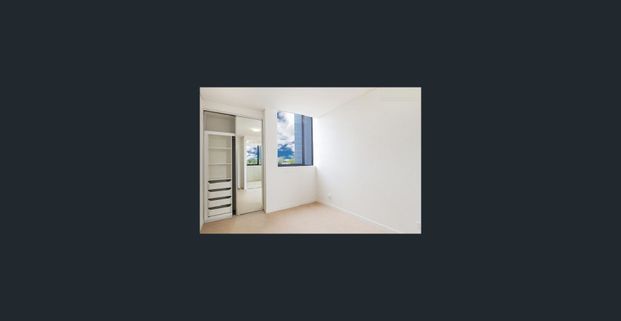 Light-filled immaculate 2-bedroom apartment within Clemton Park Village - Photo 1