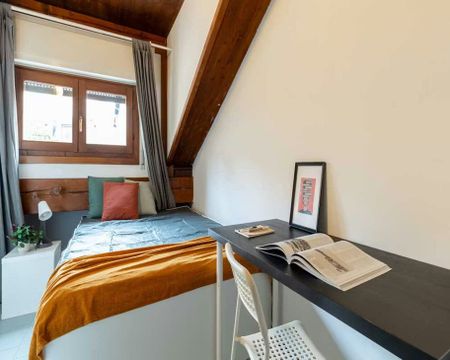 Via Jacopo della Quercia, Milan, Lombardy 20149 - Photo 5