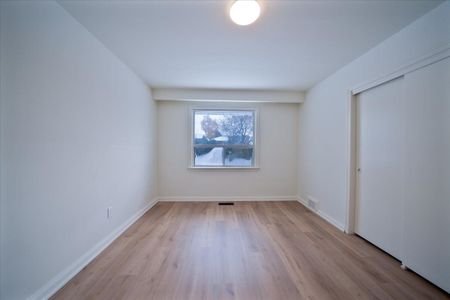 For Lease - 57 Anewen Drive Unit# Main, Toronto, Ontario - Photo 2