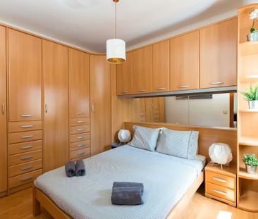 Carrer de Martorell, L'Hospitalet de Llobregat, Catalonia 08904 - Photo 6