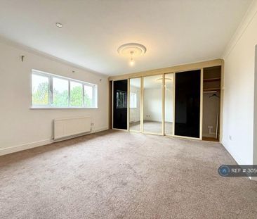 4 bedroom detached house to rent - Photo 6