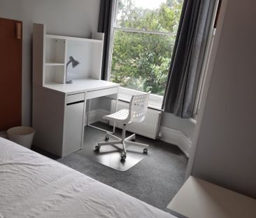 BEDROOM 13 – GOLD - Photo 3