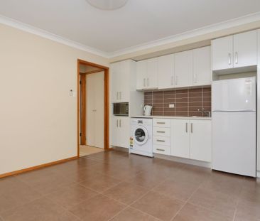 One Bedroom unit close to CBD - Photo 2