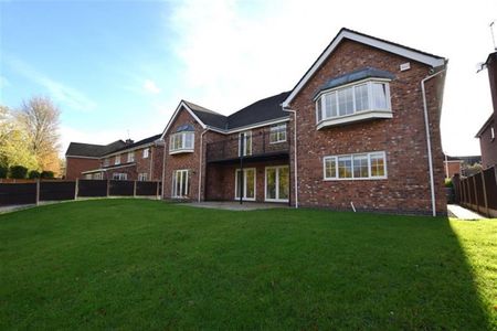 5 Bedroom Detached To Let - Photo 2