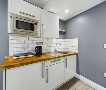 Studio to rent - Photo 2