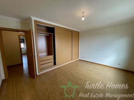 TH2023368 - Three bedroom top floor apartment - Photo 3