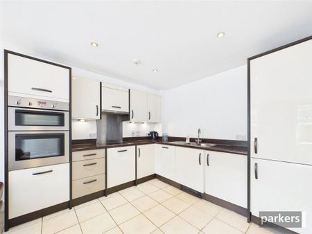 2 bedroom apartment to rent - Photo 4