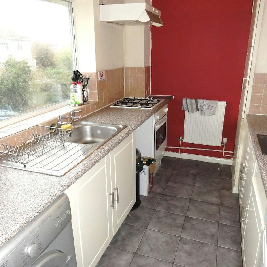 Flat to rent on - Photo 1