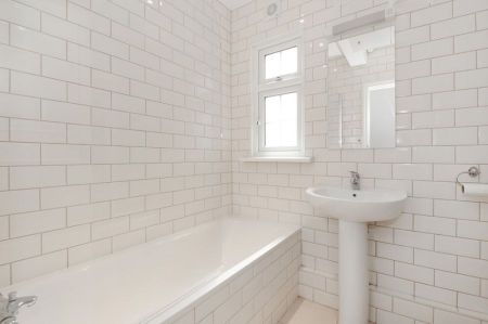 1 Bedroom Flat To Let - Photo 4