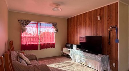 Family home in Clover Park - Photo 2