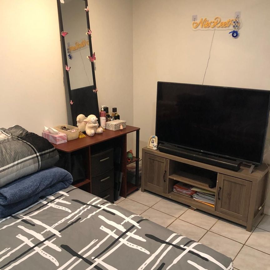 For Lease - 3755 Althorpe- Basement Circle, Mississauga, Ontario - Photo 1