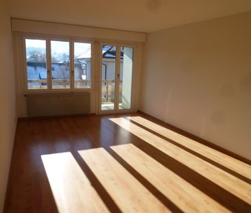 Helle 4.5-Zimmerwohnung mit grosszügigem Balkon - Photo 1